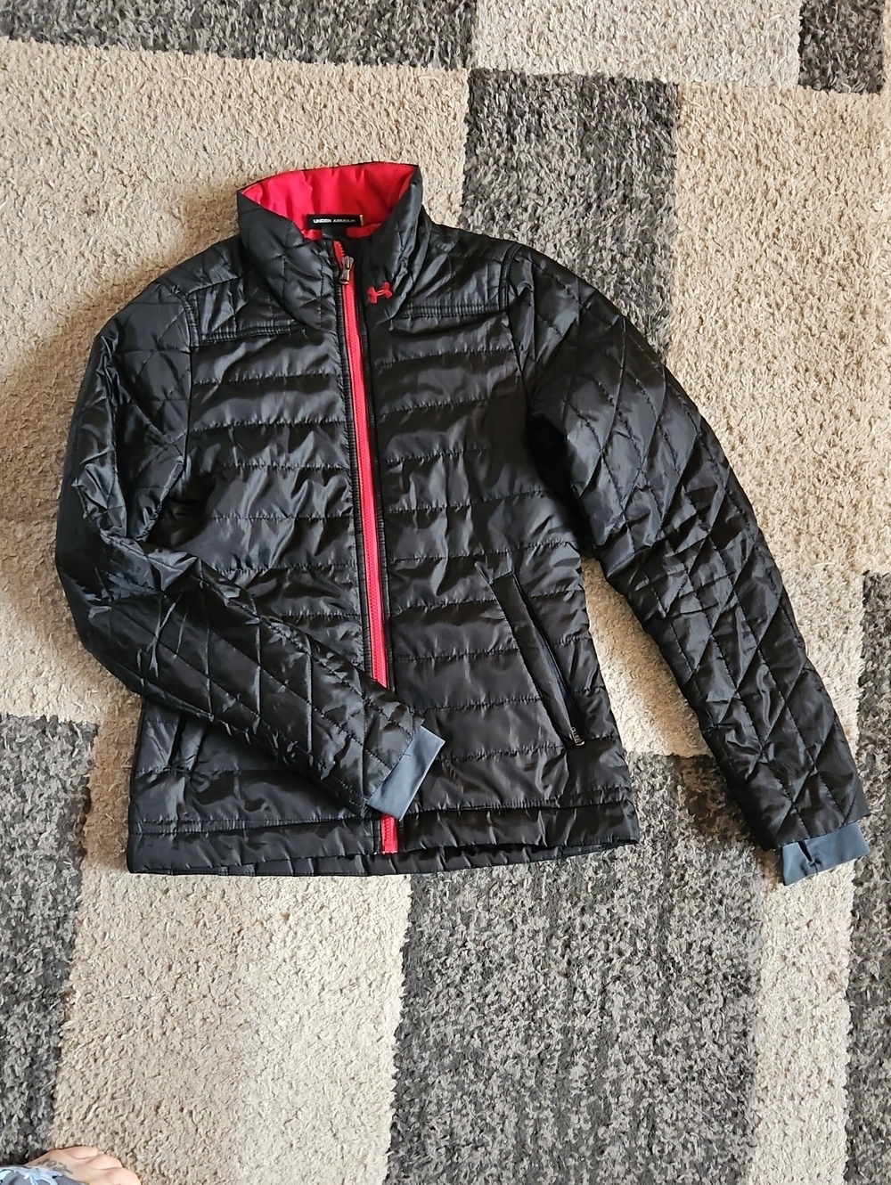 Under Armour Women's Black Quilted Puffer Jacket with Red Trim. Sz: S